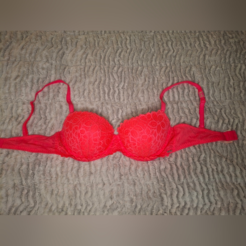 PINK Victoria's Secret Pink/Coral Lace Pushup Bra 36D